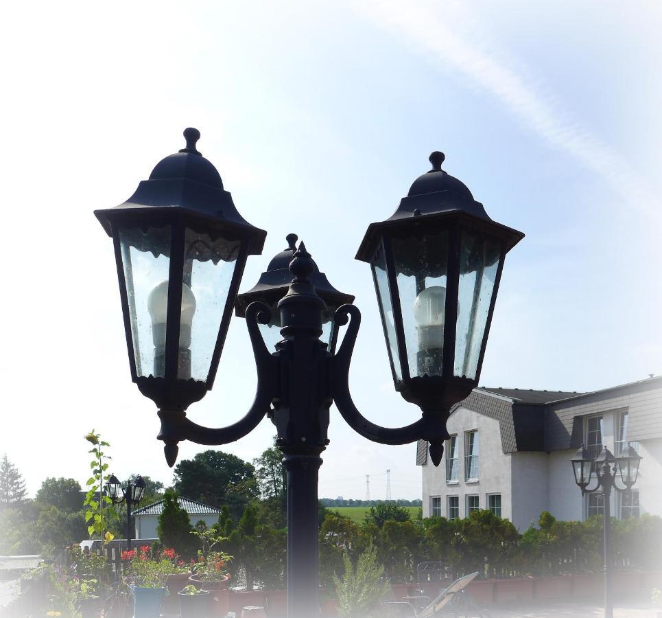 Hotel Lindenberger Hof Ahrensfelde Ngoại thất bức ảnh